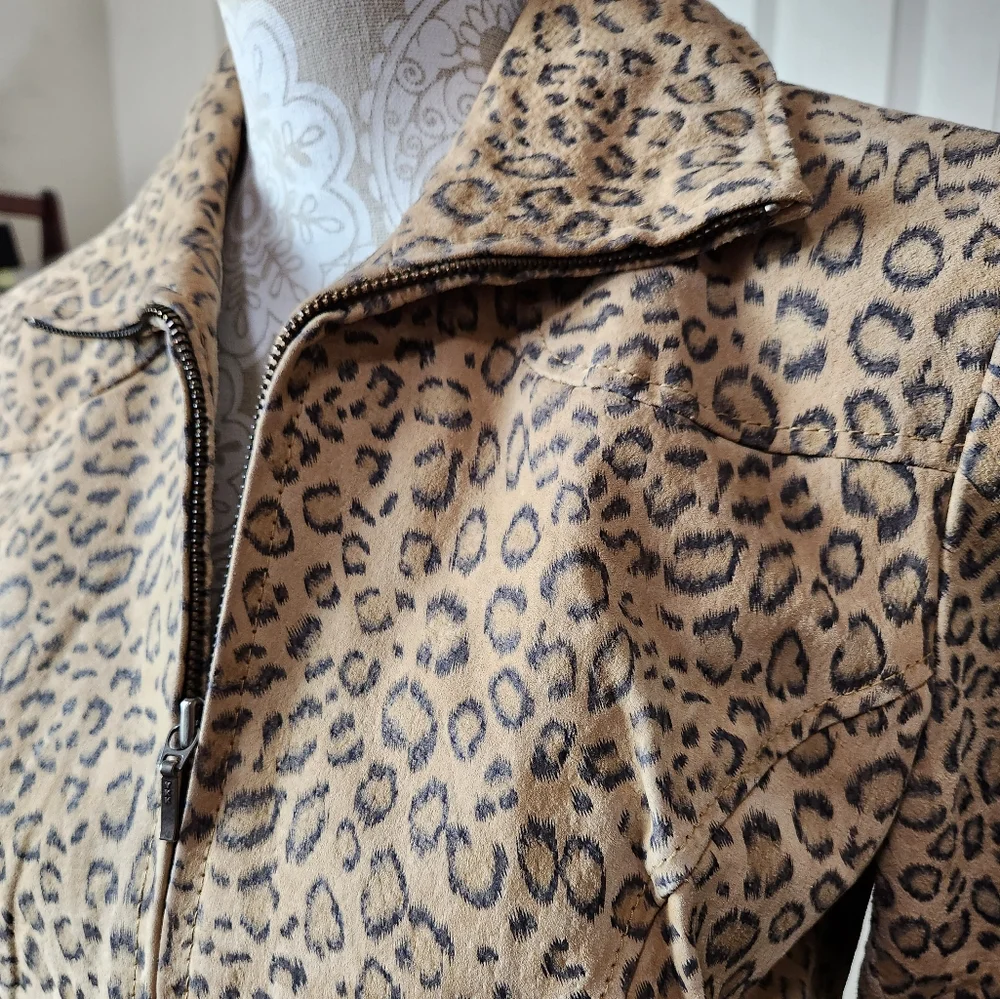 Yvonne Marie Mobwife Leopard print suede leather jacket size 6